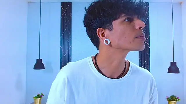 Snapshot of Franvill_Trato chatting on November 2025 07:34:01 PM Franvill Trato online show from November 2025 07:34:01 PM