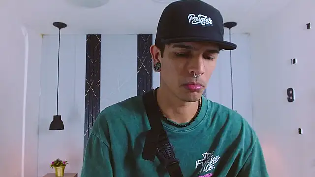 Snapshot of Franvill_Trato chatting on November 2025 07:13:02 PM Franvill Trato online show from November 2025 07:13:02 PM