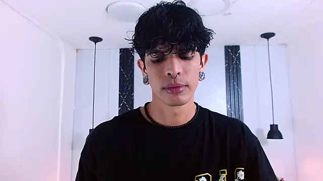 Snapshot of Franvill_Trato chatting on November 2025 07:14:02 PM Franvill Trato online show from November 2025 07:14:02 PM