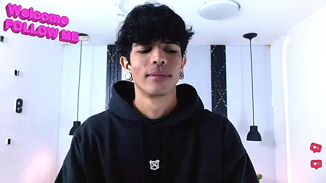 Snapshot of Franvill_Trato chatting on December 2025 07:09:01 PM Franvill Trato online show from December 2025 07:09:01 PM