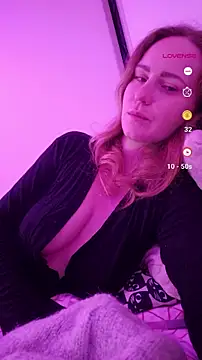 LyraHotty online show from March 2026 06:58:01 PM