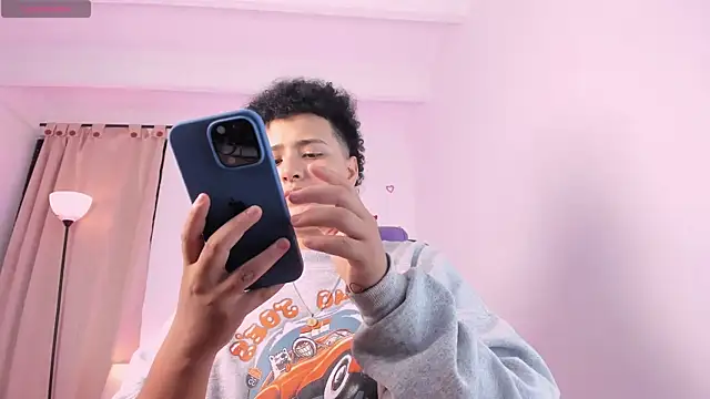 LiaaMoretzz online show from April 2026 01:27:02 AM