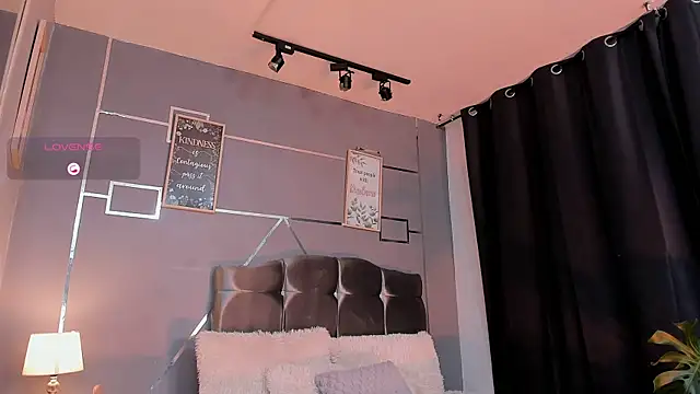 oliver mr  online show from December 2025 07:54:02 PM