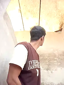 monster 33 online show from November 2025 04:56:01 AM