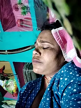 Pooja750 online show from November 2025 11:38:01 PM