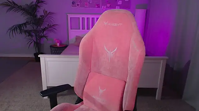 Barbara Brylska online show from October 2025 02:07:02 PM