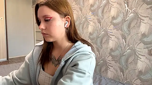 LeonorLovLu online show from September 2025 10:28:01 AM