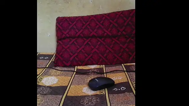 Snapshot of riyamore9623 chatting on October 2025 09:52:01 AM riyamore9623 online show from October 2025 09:52:01 AM