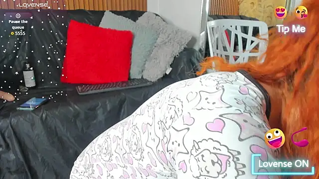 Snapshot of EvamilfXXX chatting on November 2025 04:51:02 AM EvamilfXXX online show from November 2025 04:51:02 AM