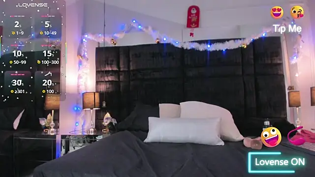 Snapshot of EvamilfXXX chatting on November 2025 11:58:01 AM EvamilfXXX online show from November 2025 11:58:01 AM