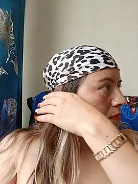 Snapshot of Hannah-colx chatting on July 2026 04:02:01 PM Hannah-colx online show from July 2026 04:02:01 PM