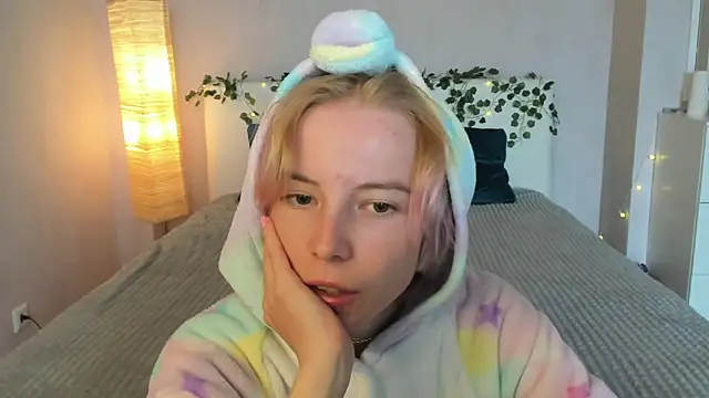 Pink Lila18 online show from September 2025 08:14:02 AM