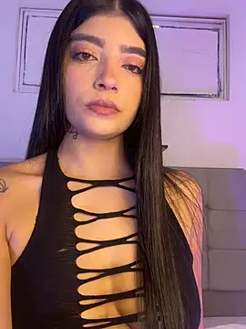 Snapshot of Sarahlopezz chatting on June 2026 03:37:02 AM Sarahlopezz online show from June 2026 03:37:02 AM