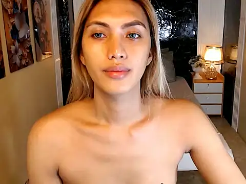 AthenaFLamia online show from November 2025 11:59:01 PM