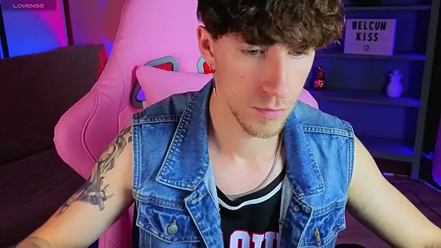 Snapshot of mark_caron chatting on October 2025 08:20:01 PM mark caron online show from October 2025 08:20:01 PM