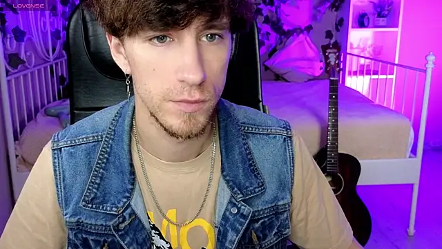 Snapshot of mark_caron chatting on November 2025 08:43:01 PM mark caron online show from November 2025 08:43:01 PM