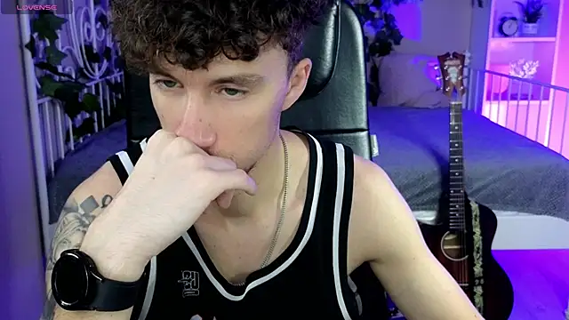 Snapshot of mark_caron chatting on November 2025 08:09:01 PM mark caron online show from November 2025 08:09:01 PM