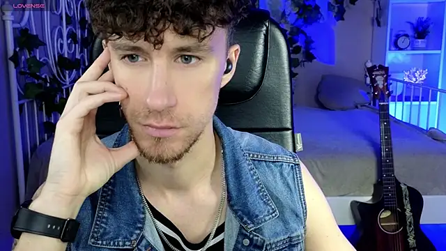 Snapshot of mark_caron chatting on November 2025 08:33:02 PM mark caron online show from November 2025 08:33:02 PM