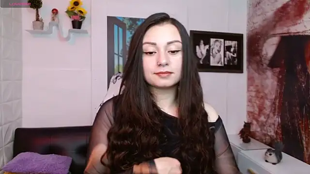 Snapshot of Eva_Roussell chatting on April 2026 02:45:02 PM Eva Roussell online show from April 2026 02:45:02 PM