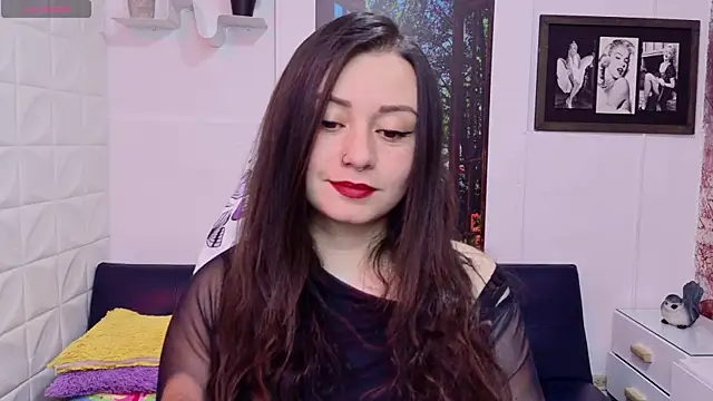 Snapshot of Eva_Roussell chatting on May 2026 03:07:01 PM Eva Roussell online show from May 2026 03:07:01 PM