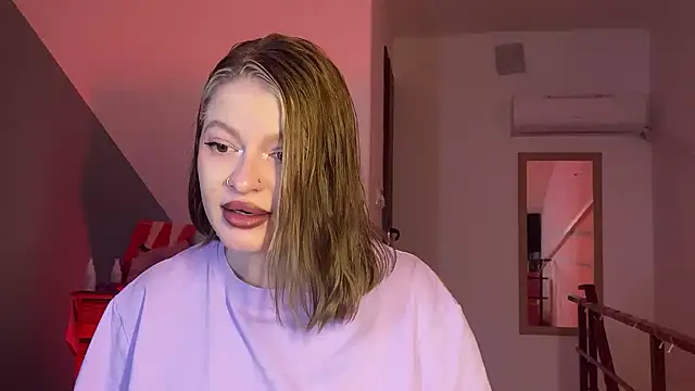 Mia Kamp online show from September 2025 08:41:01 PM