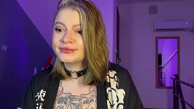 Mia Kamp online show from September 2025 05:57:02 PM