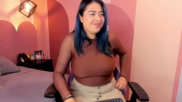 Snapshot of ValeryBoobs1 chatting on May 2026 01:07:01 PM ValeryBoobs1 online show from May 2026 01:07:01 PM