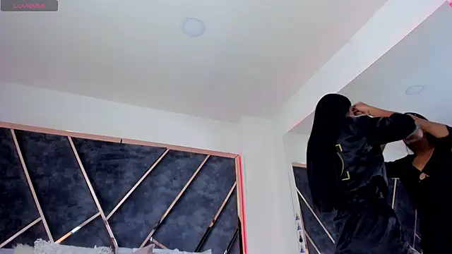 SusanaHenao online show from November 2025 05:35:01 PM