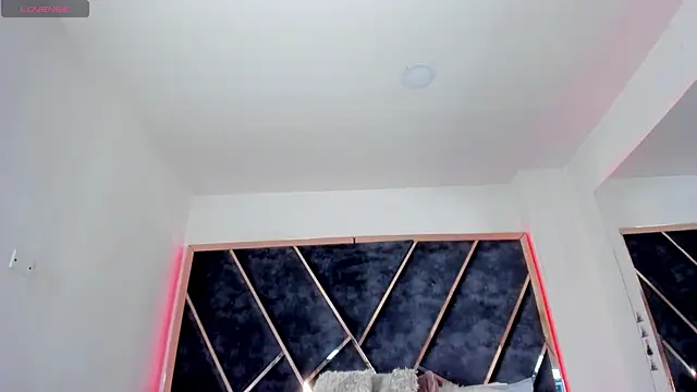 SusanaHenao online show from November 2025 05:11:01 PM