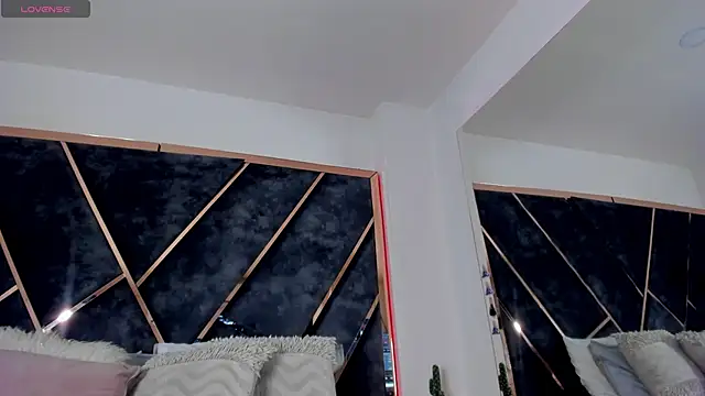 SusanaHenao online show from December 2025 06:28:01 PM