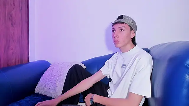 LittleDanny  online show from April 2026 01:59:02 PM