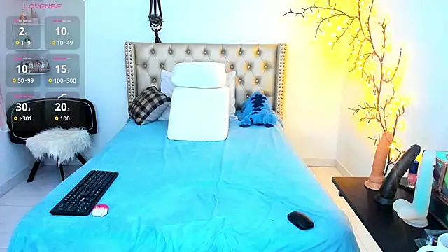 LenaStylesOA online show from November 2025 12:51:01 PM