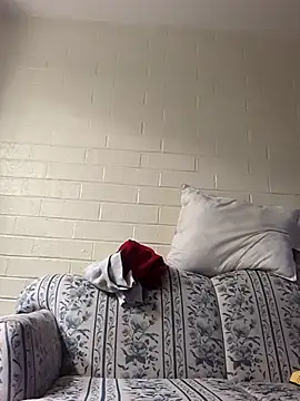 jizzyglizzy92 online show from April 2026 07:42:02 AM