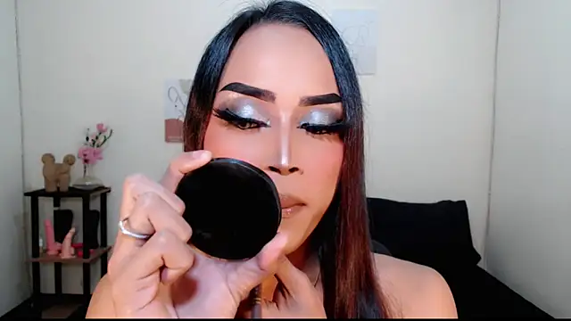 Snapshot of Lessandra_Lust chatting on September 2025 02:50:02 PM Lessandra Lust online show from September 2025 02:50:02 PM