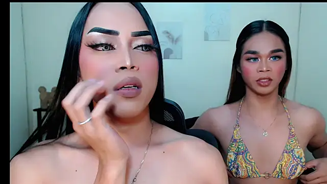 Snapshot of Lessandra_Lust chatting on September 2025 04:20:01 PM Lessandra Lust online show from September 2025 04:20:01 PM