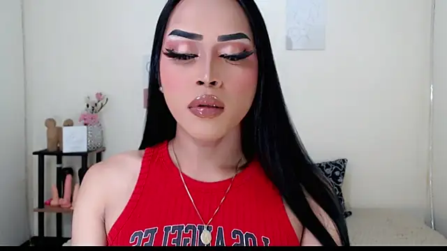 Snapshot of Lessandra_Lust chatting on October 2025 11:02:02 PM Lessandra Lust online show from October 2025 11:02:02 PM