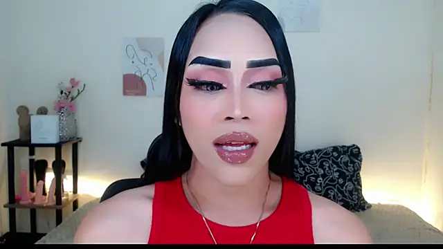 Snapshot of Lessandra_Lust chatting on October 2025 11:04:02 PM Lessandra Lust online show from October 2025 11:04:02 PM