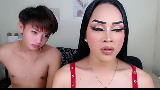 Snapshot of Lessandra_Lust chatting on October 2025 12:22:02 AM Lessandra Lust online show from October 2025 12:22:02 AM