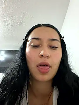 Snapshot of Sol_Sunny chatting on May 2026 02:20:02 AM Sol Sunny online show from May 2026 02:20:02 AM