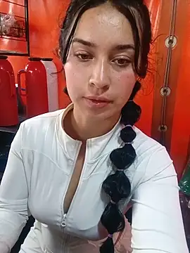 Snapshot of Sol_Sunny chatting on June 2026 10:13:02 PM Sol Sunny online show from June 2026 10:13:02 PM