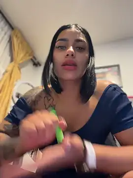 AlannaEvons online show from April 2026 01:42:02 AM