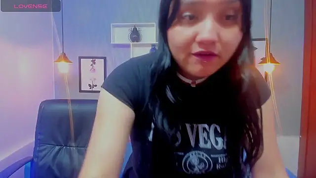 Daniela jonness online show from October 2025 02:18:02 PM