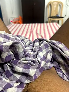 usermood2000 online show from September 2025 06:28:02 AM