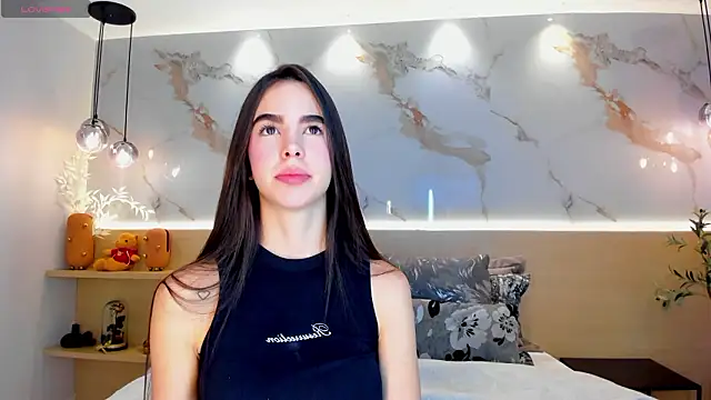 SolAvelar online show from March 2026 11:33:01 PM