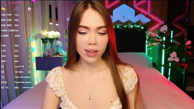 MimiFors online show from October 2025 01:46:02 PM