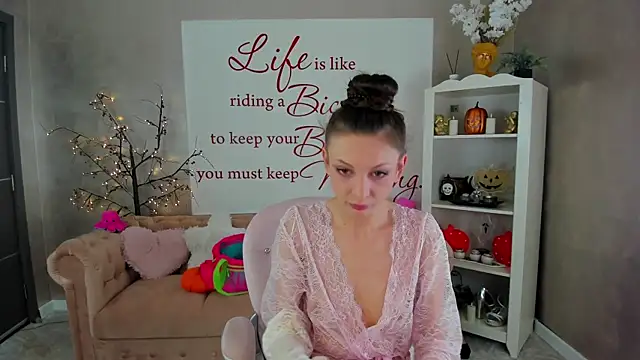 ReynaTheVixen online show from November 2025 04:51:01 PM