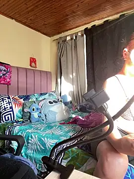 CoraVibes online show from December 2025 12:00:01 PM