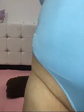 Kuromy x online show from April 2026 06:23:01 PM