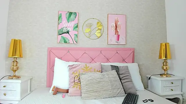 Zahara  18 online show from September 2025 03:43:02 AM