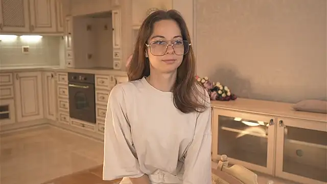 TamShutters online show from October 2025 04:00:01 AM